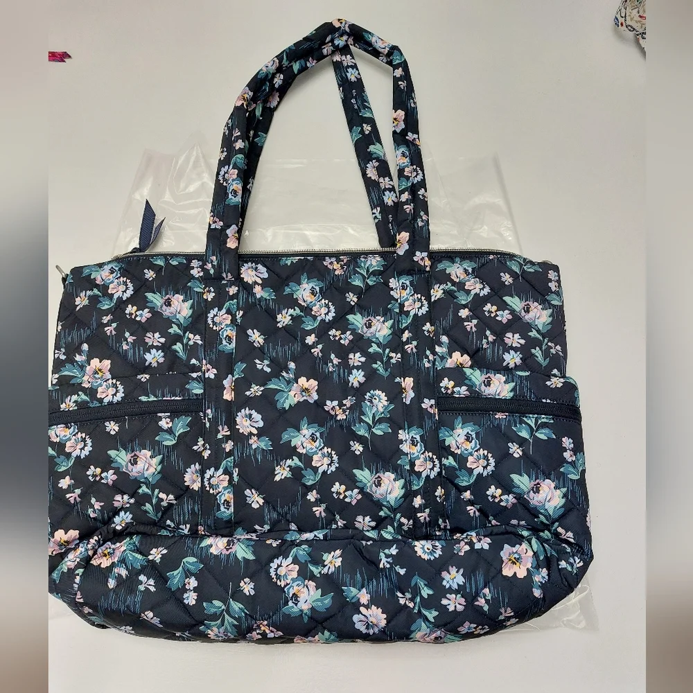 Vera Bradley Performance Twill Large Multi Strap Tote Navy Garden NWT - Picture 2 of 4